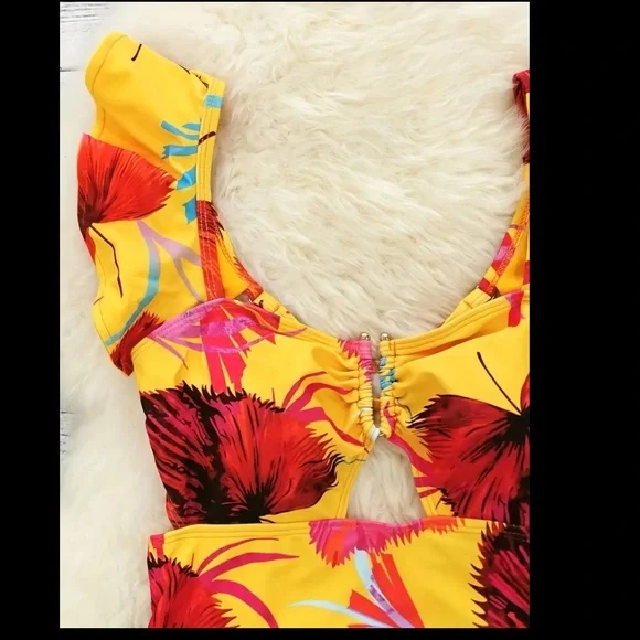 ‼️Final price leaves print one piece full coverage ruffle shouldersswimsuit